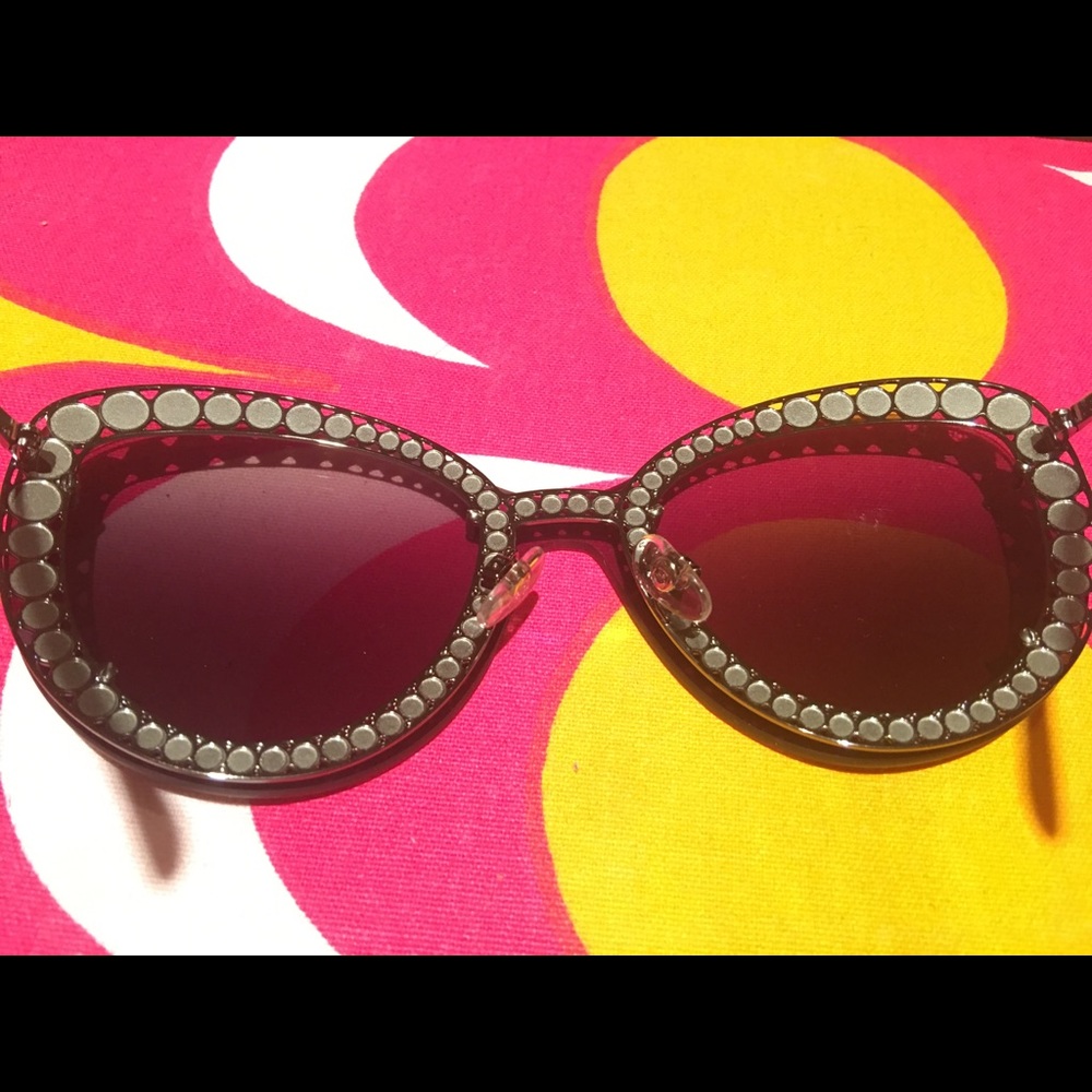 NIB! CHANEL 2018 Exclusive Vanity Fair Sunglasses - Picture 5 of 8